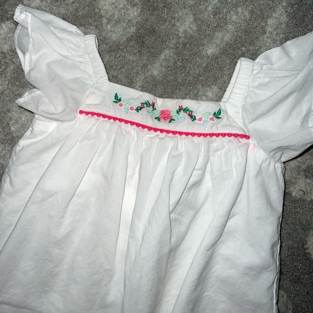 Baby girl Janie & Jack white floral blouse